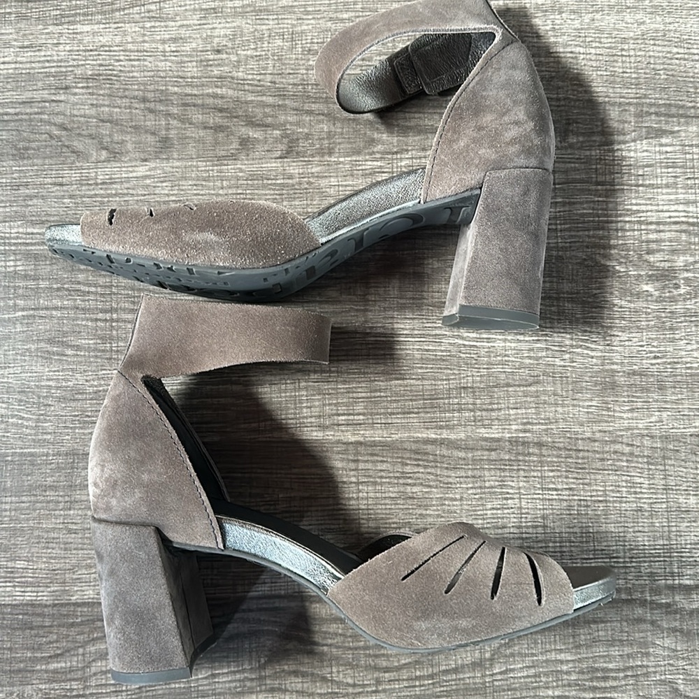 NWT Pedro Garcia Witt Suede Peeptoe Block Heel Ankle Strap Slate Gray 8.5 - Picture 5 of 6